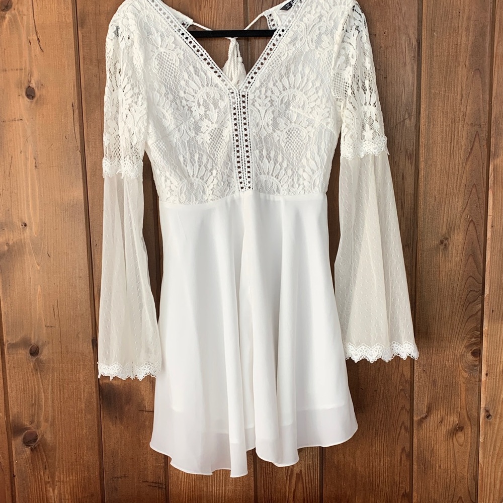EUC SHEIN Elegant White Lace Bohemian Boho Hippie Backless Mini Dress Size Small